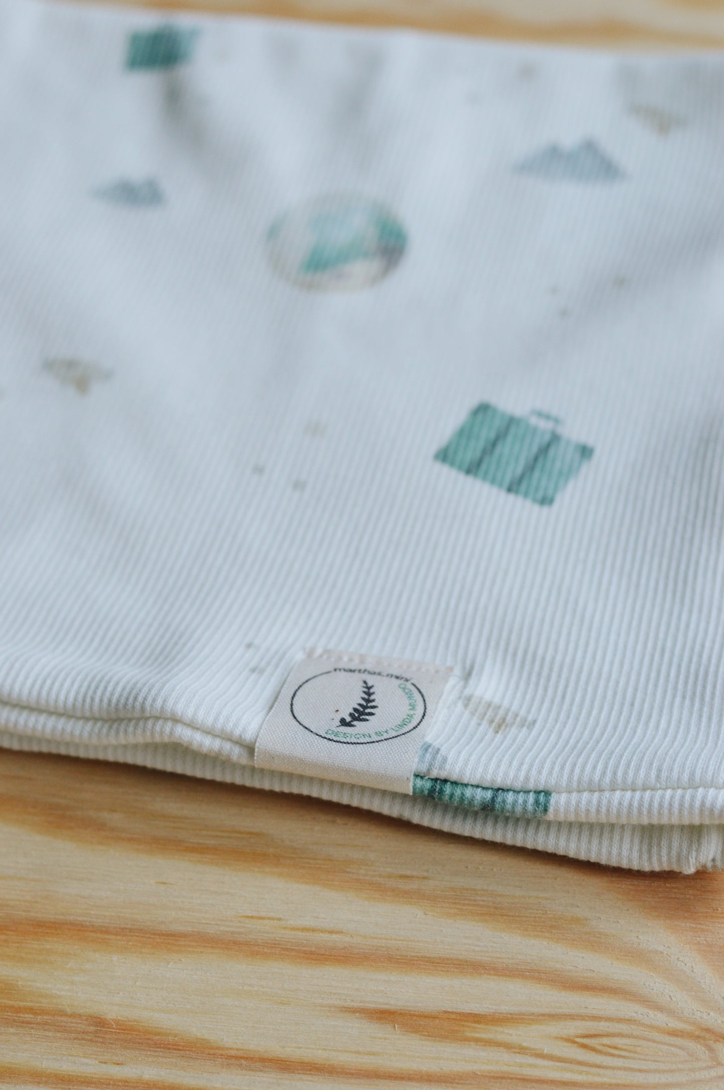Loop-Schal 'Weltbummlig' aus Rib Jersey
