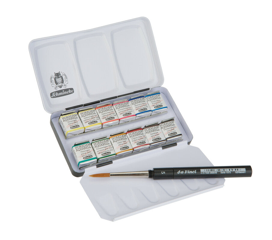 SCHMINCKE HORADAM® Aquarell Metallkasten mit Pinsel| 12 x 1/2 Näpfchen